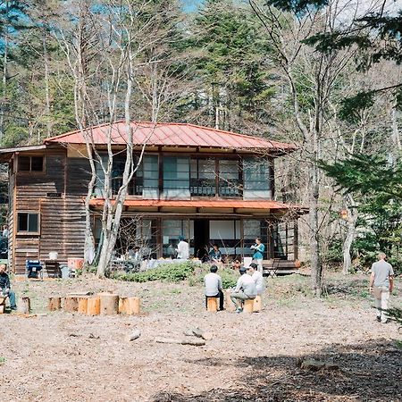 Отель Koya Backpackers Каруидзава Экстерьер фото