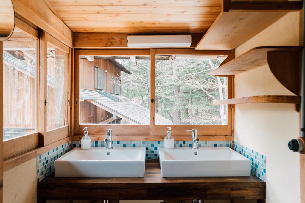 Отель Koya Backpackers Каруидзава Экстерьер фото