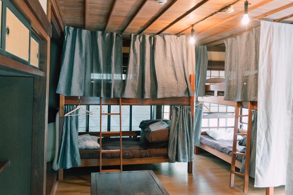 Отель Koya Backpackers Каруидзава Экстерьер фото