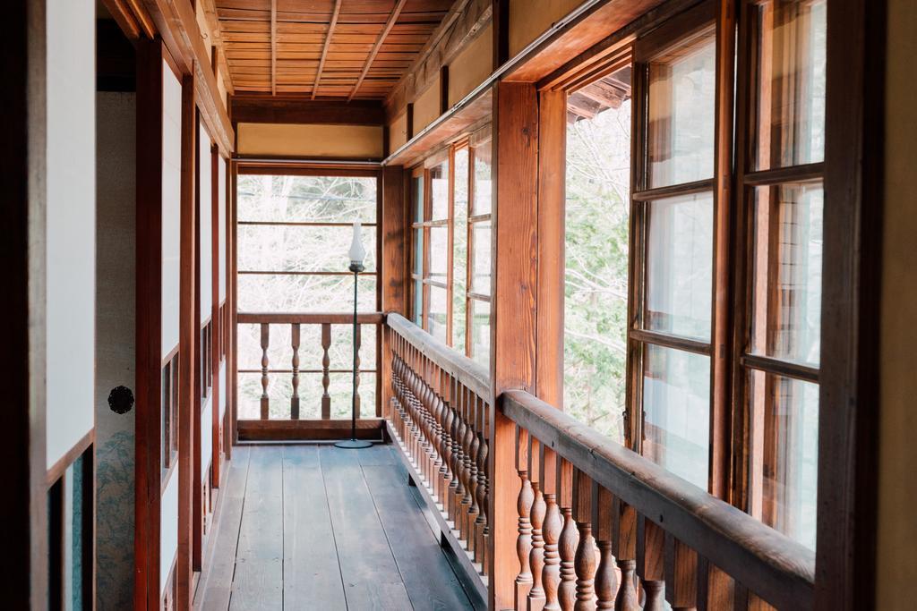 Отель Koya Backpackers Каруидзава Экстерьер фото