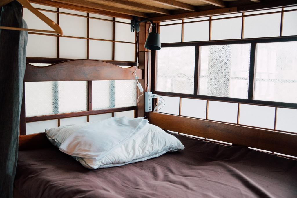 Отель Koya Backpackers Каруидзава Экстерьер фото